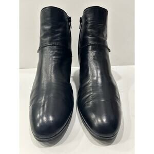 Valentino Garavani Black Leather Ankle Boots Women’s 10.5 Made in Italy Side Zip